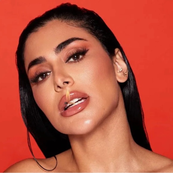 Huda Beauty Silk Balm Spicy Thermo-plumping Lip Balm 🌶️ - Picture 3 of 6